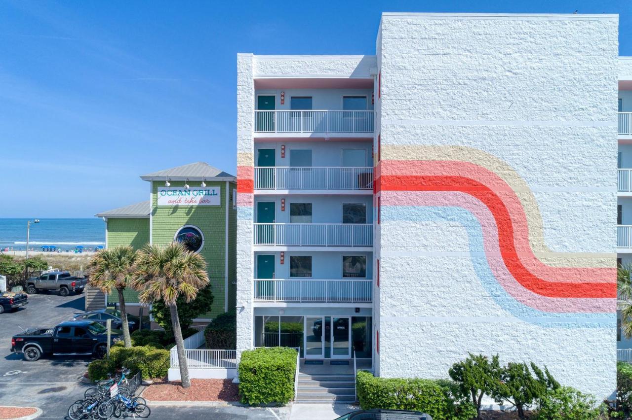 Golden Sands Oceanfront Hotel Каролина-бич Экстерьер фото