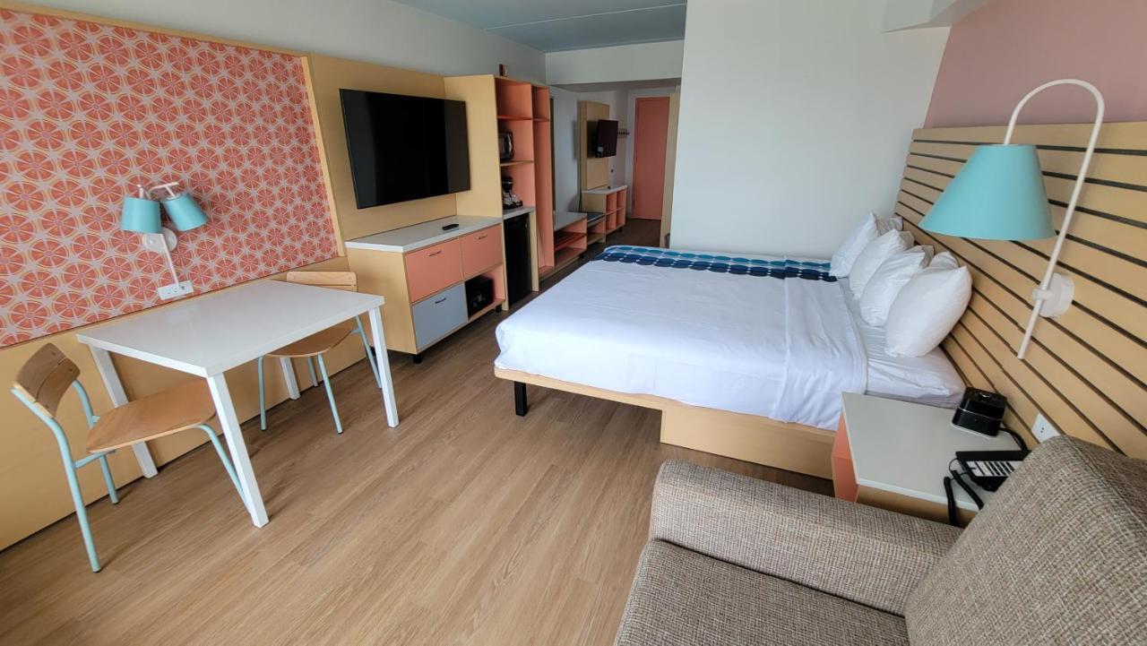 Golden Sands Oceanfront Hotel Каролина-бич Экстерьер фото