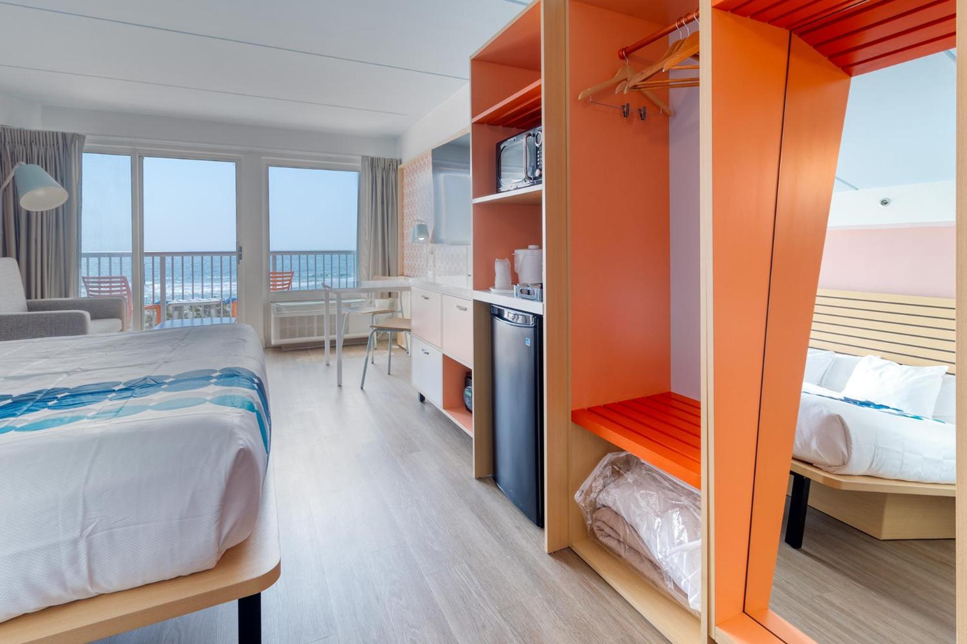 Golden Sands Oceanfront Hotel Каролина-бич Экстерьер фото