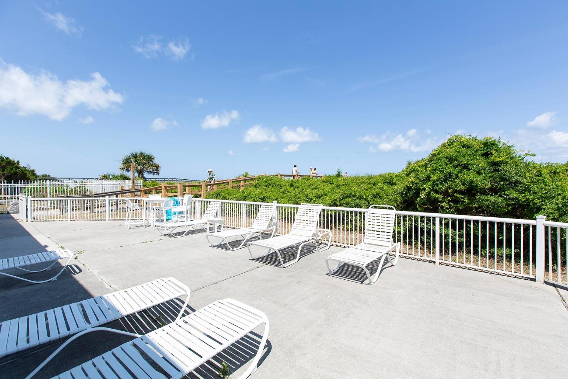 Golden Sands Oceanfront Hotel Каролина-бич Экстерьер фото