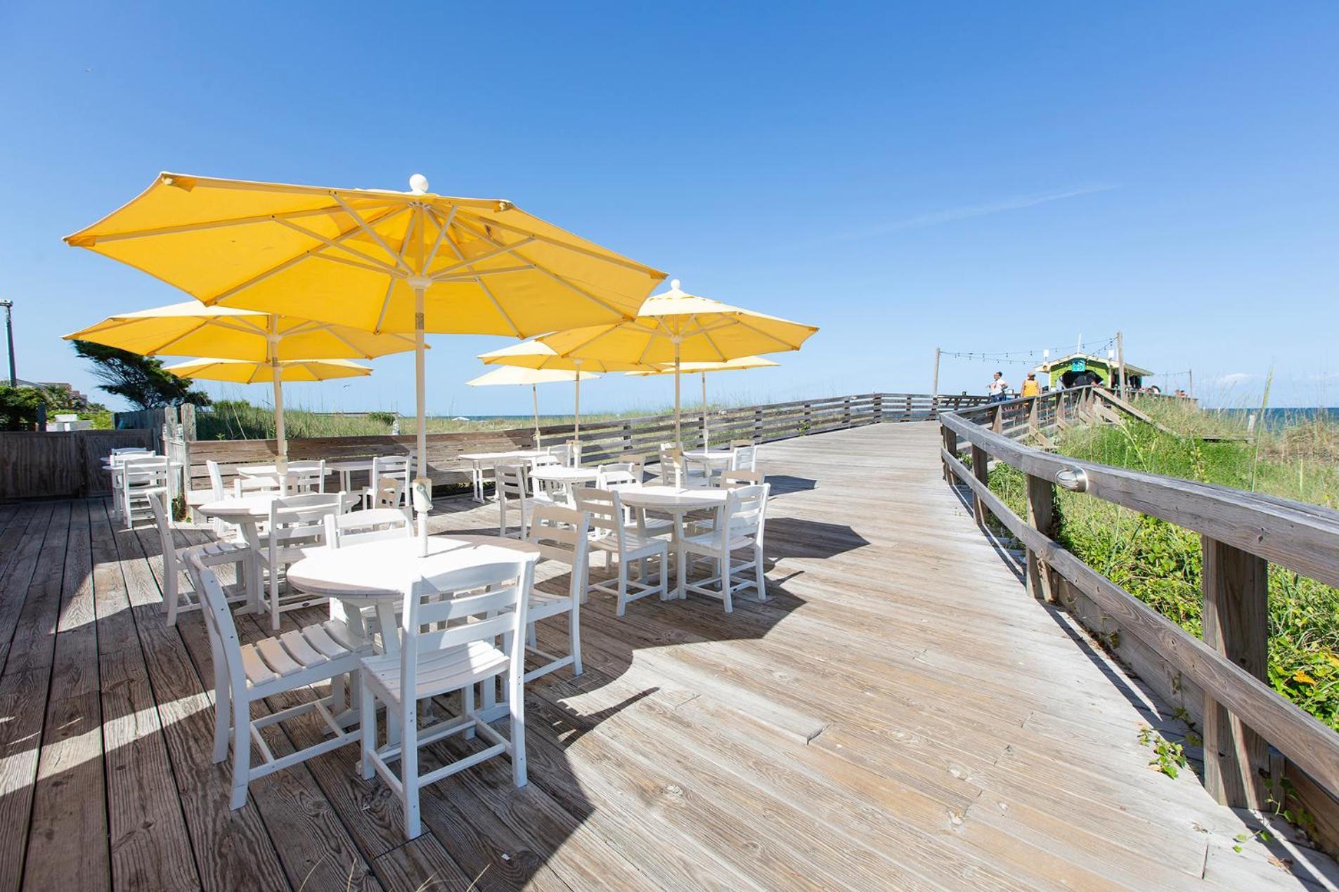 Golden Sands Oceanfront Hotel Каролина-бич Экстерьер фото