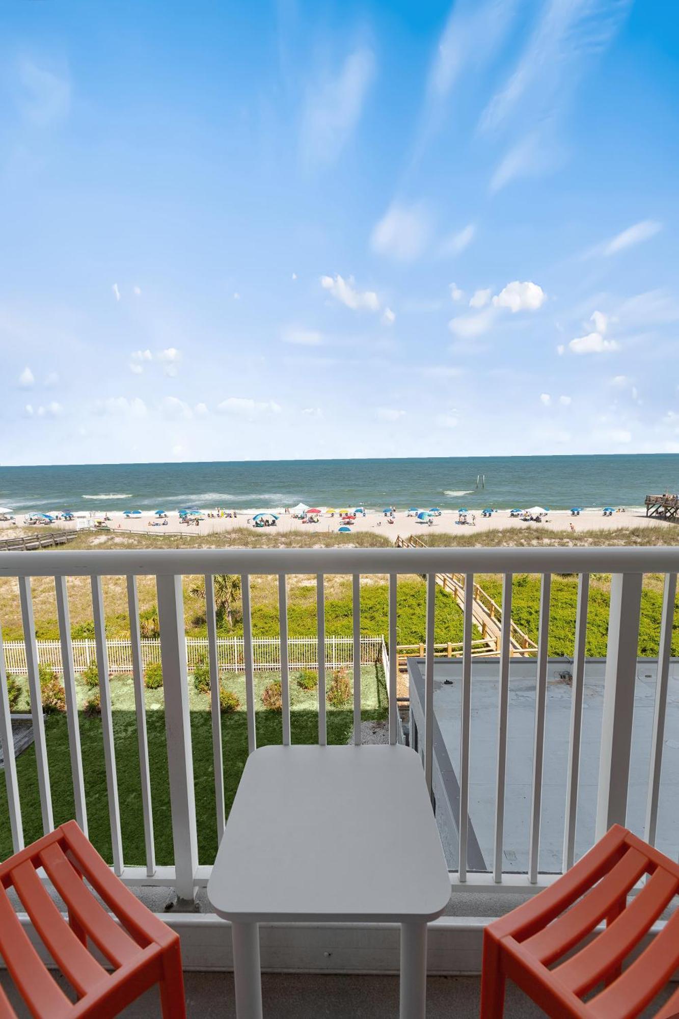 Golden Sands Oceanfront Hotel Каролина-бич Экстерьер фото